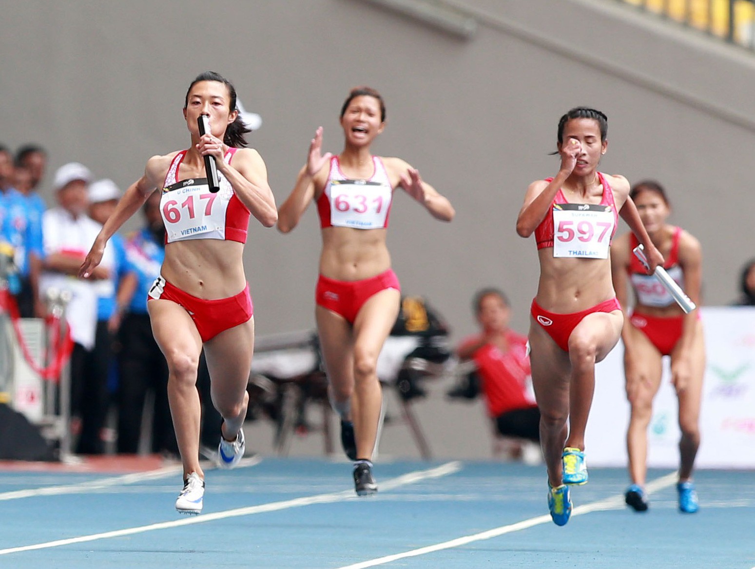 Trực tiếp ASIAD ng&agrave;y 30-8: Vũ Thị Mến v&agrave; tổ tiếp sức 4x400m gi&agrave;nh 2 HCĐ điền kinh - Ảnh 10.