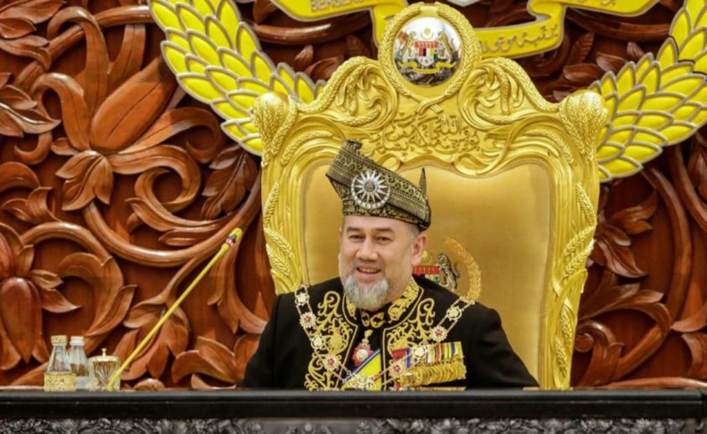 Vua Malaysia hủy lễ kỷ niệm sinh nhật, trả lại tiền cho chính phủ
