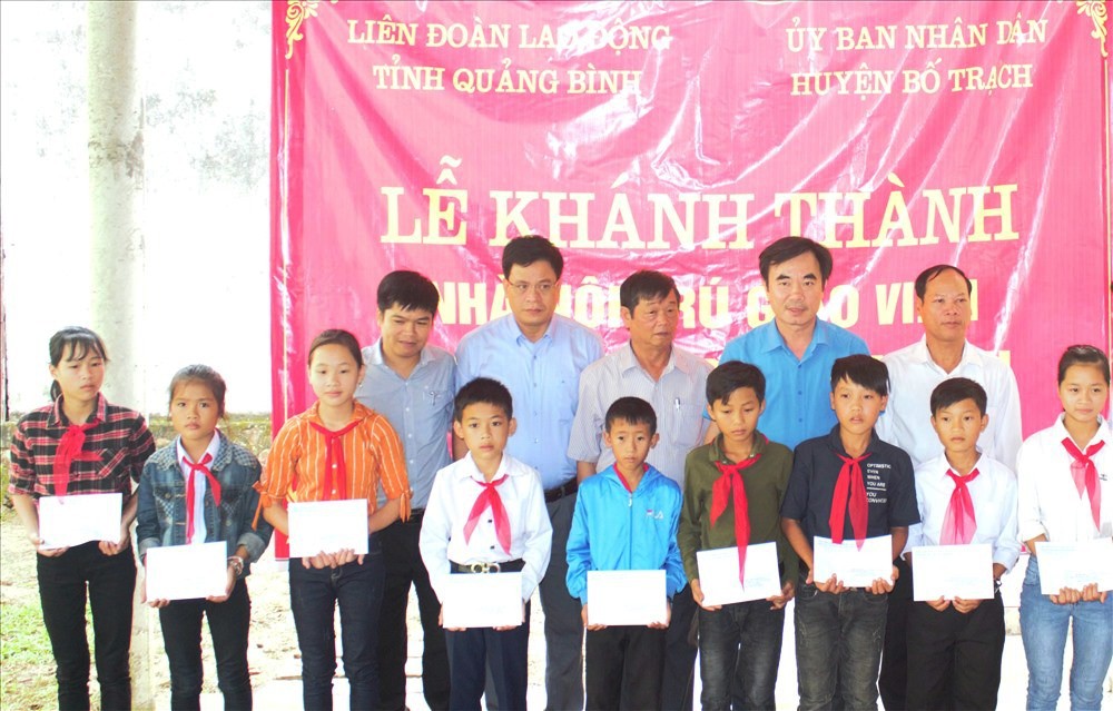 LĐLĐ tỉnh Quảng B&igrave;nh: X&acirc;y nh&agrave; nội tr&uacute; cho gi&aacute;o vi&ecirc;n v&ugrave;ng s&acirc;u - Ảnh 2.