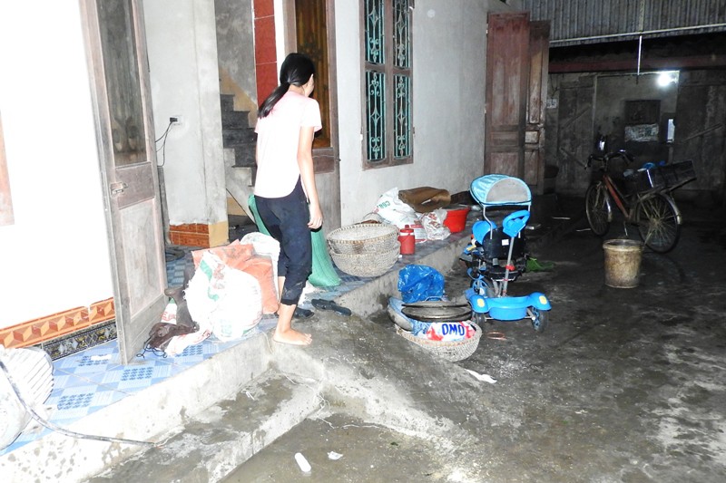 Lũ x&ocirc; đổ cầu treo, nước ngập l&ecirc;n tới n&oacute;c nh&agrave; - Ảnh 18.