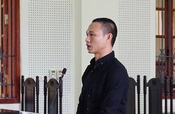 Đi đòi nợ, rút súng bắn bị thương 3 người tại quán karaoke