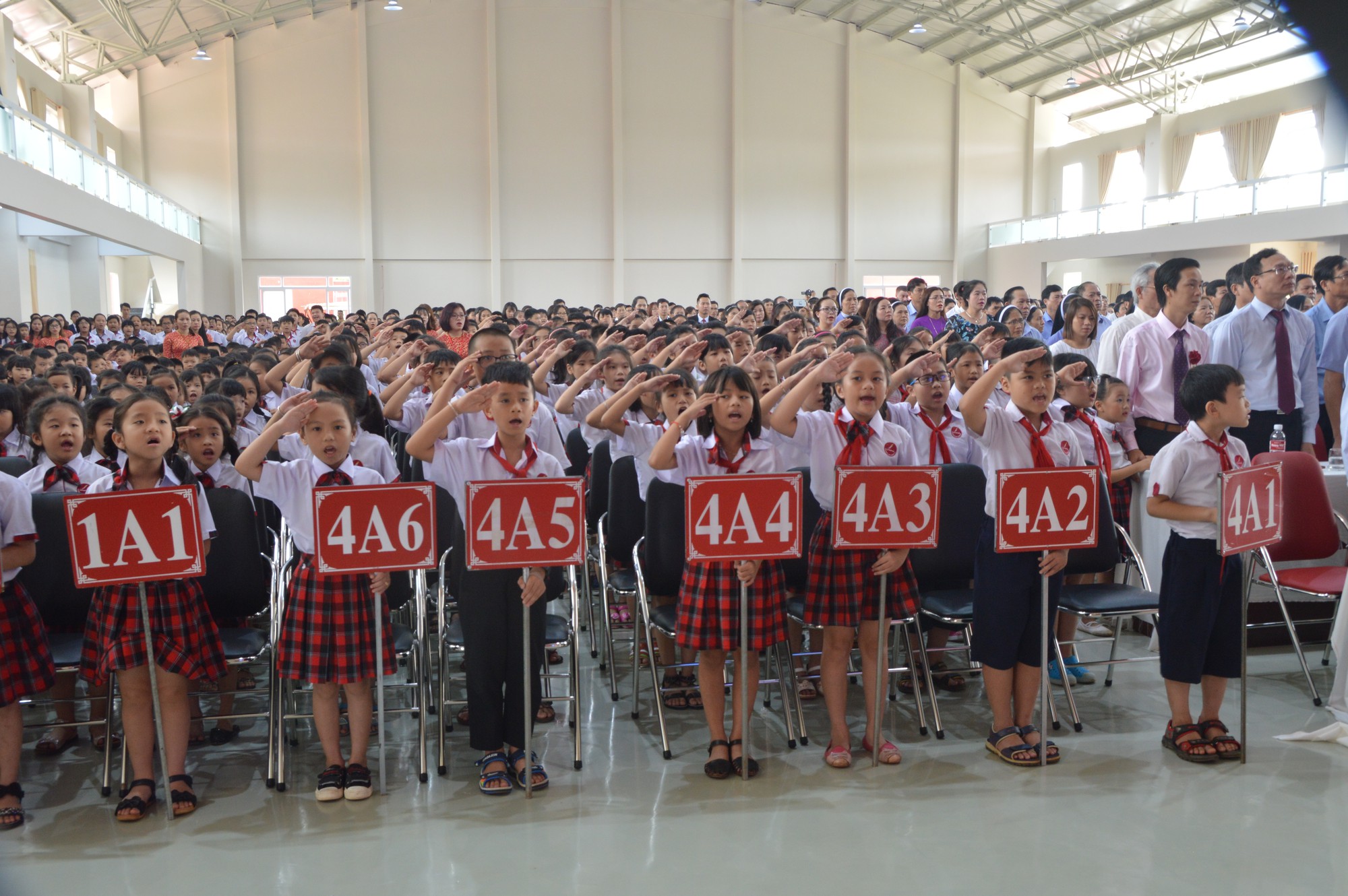 Bộ trưởng Ph&ugrave;ng Xu&acirc;n Nhạ l&ecirc;n T&acirc;y nguy&ecirc;n dự kh&aacute;nh th&agrave;nh trường d&acirc;n lập - Ảnh 2.