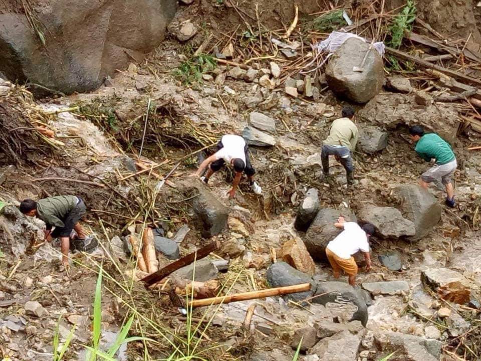 Sạt lở kinh hoàng ở Lai Châu: 12 người chết và mất tích, giao thông tê liệt hoàn toàn
