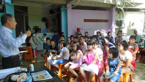 Trang bị kỹ năng sơ cấp cứu cho con công nhân - Ảnh 1.