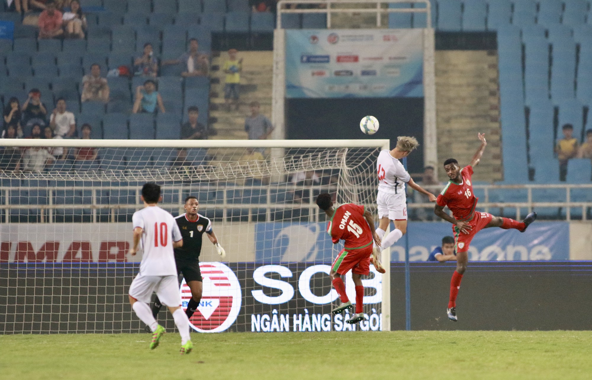 Văn Hậu ghi b&agrave;n đẹp mắt, Olympic Việt Nam sớm v&ocirc; địch - Ảnh 4.