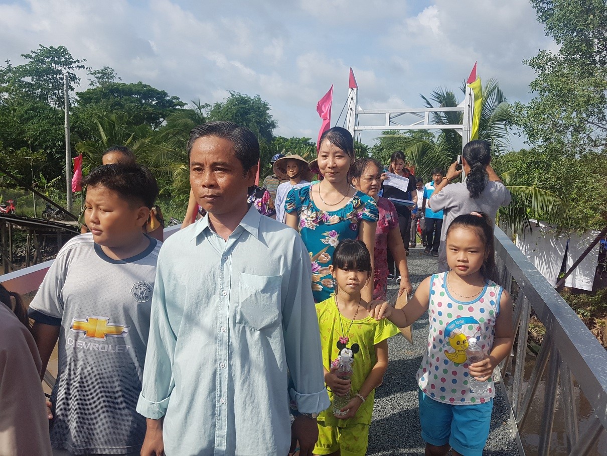 Người dân Cần Thơ hồ hởi đón nhận cầu thép dây văng của Tân Hiệp Phát - Ảnh 5.