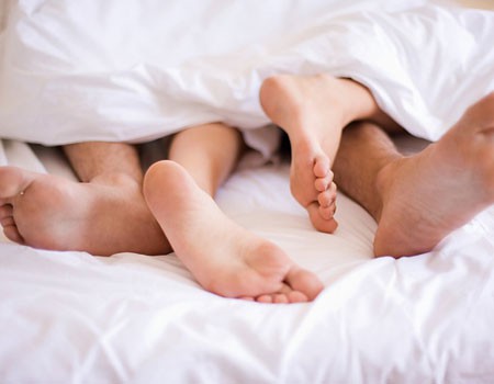 Đỏ mặt vì bạn trai thích khoe chiến tích "chuyện ấy"