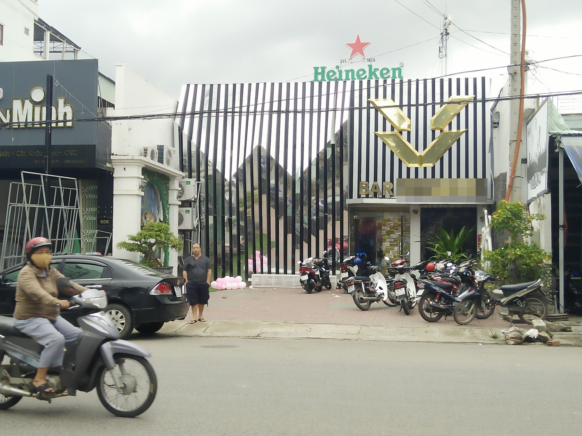 Hỗn chiến tại quán bar, 2 người chết