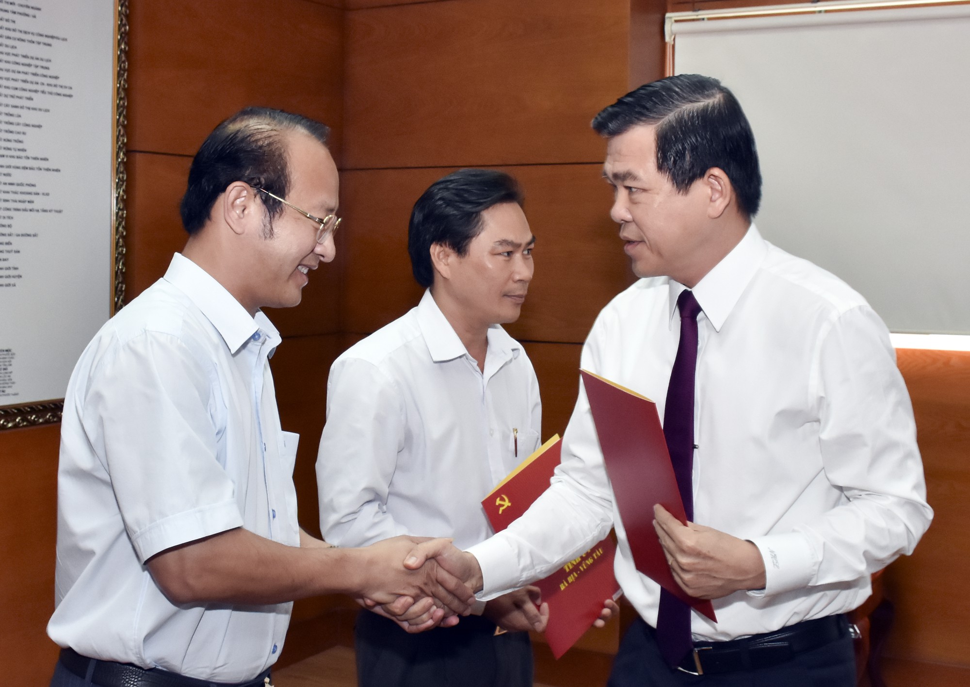 B&agrave; Rịa - Vũng T&agrave;u: Lu&acirc;n chuyển, điều động nhiều c&aacute;n bộ chủ chốt - Ảnh 3.
