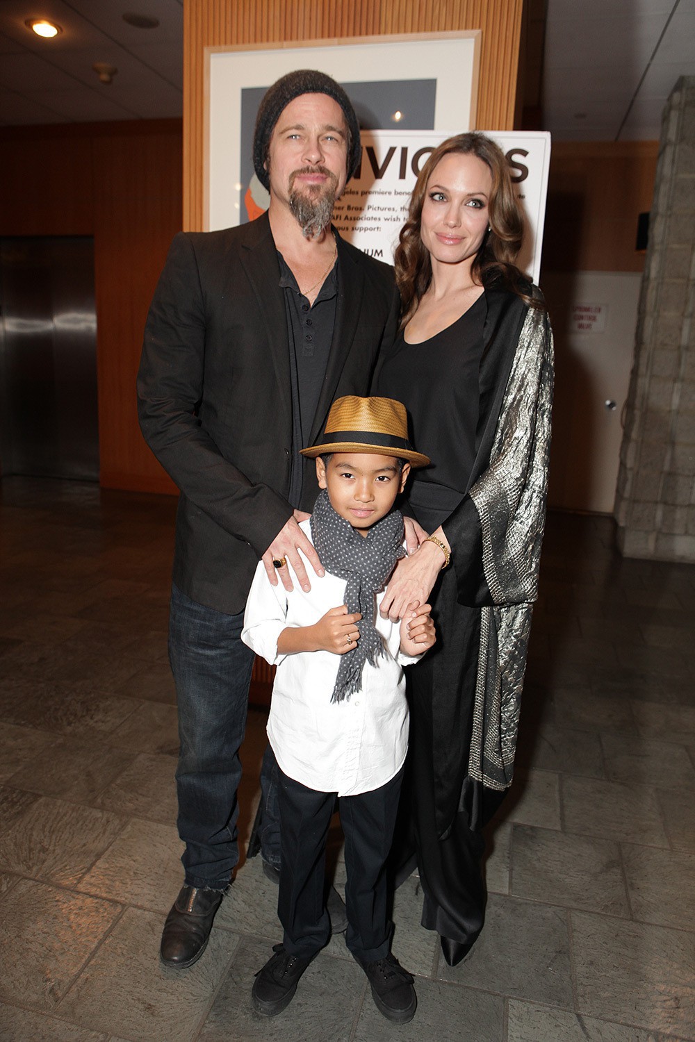 Maddox nh&agrave; Angelina Jolie đ&atilde; tr&ograve;n 17 tuổi, đẹp trai, lịch l&atilde;m - Ảnh 2.