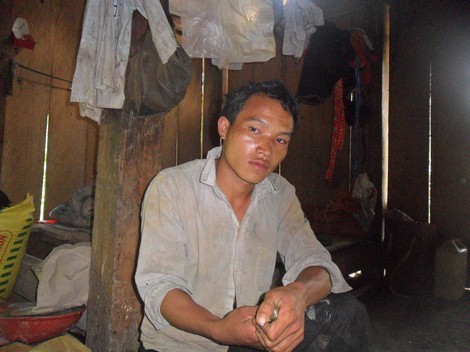 Kinh hoàng cảnh treo người chết trên đỉnh Tà Xi Láng ở Yên Bái - Ảnh 2.