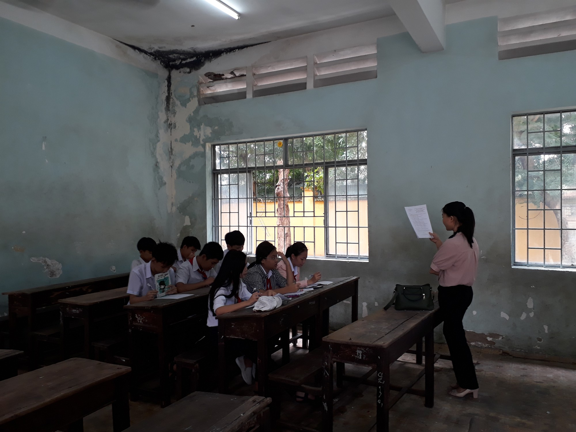 Một ng&ocirc;i trường chuẩn quốc gia nhưng&hellip; chờ sập - Ảnh 5.