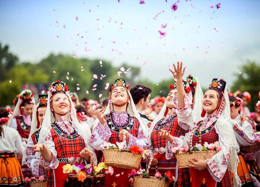 Thung lũng hoa hồng thơ mộng giữa núi đồi Bulgaria - Ảnh 15.