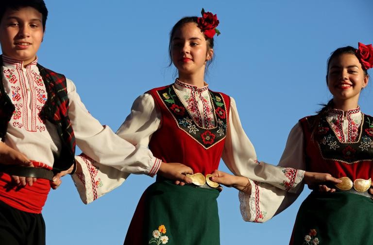 Thung lũng hoa hồng thơ mộng giữa núi đồi Bulgaria - Ảnh 10.