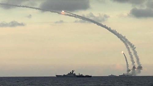 Nga đạt mục đích ở Syria: Thử nghiệm 200 mẫu vũ khí - Ảnh 1.
