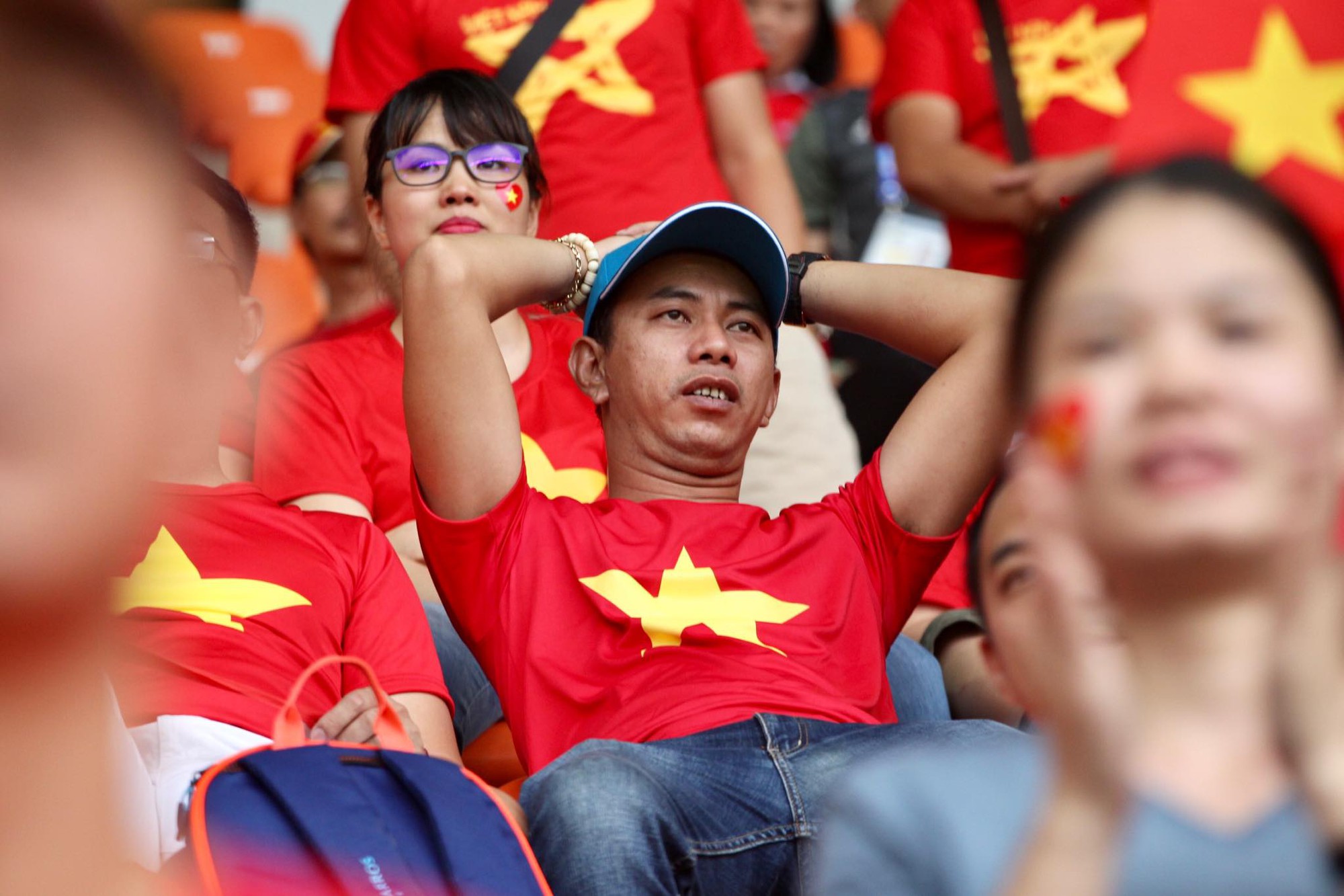 Olympic Việt Nam chia tay trong tiếc nuối, CĐV thẫn thờ - Ảnh 6.
