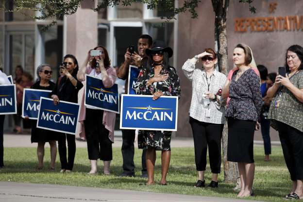 &Ocirc;ng Trump kh&ocirc;ng tham gia c&aacute;c nghi lễ tưởng niệm &ocirc;ng McCain - Ảnh 8.
