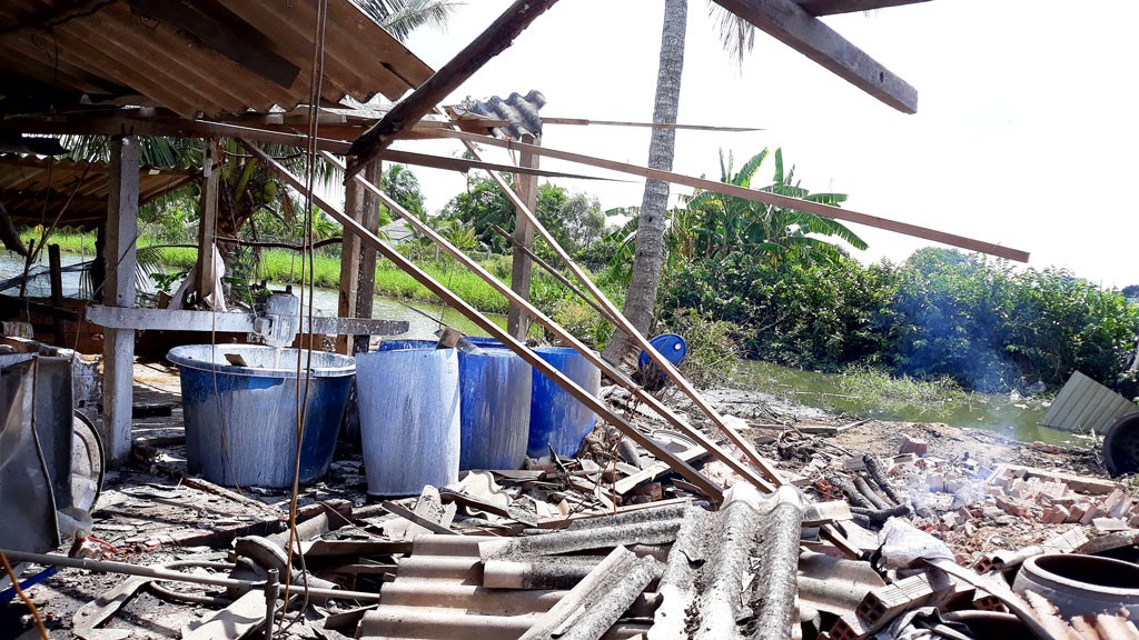 Nổ lò hơi cơ sở bánh tráng, 1 người văng xa 20 m, chết tại chỗ