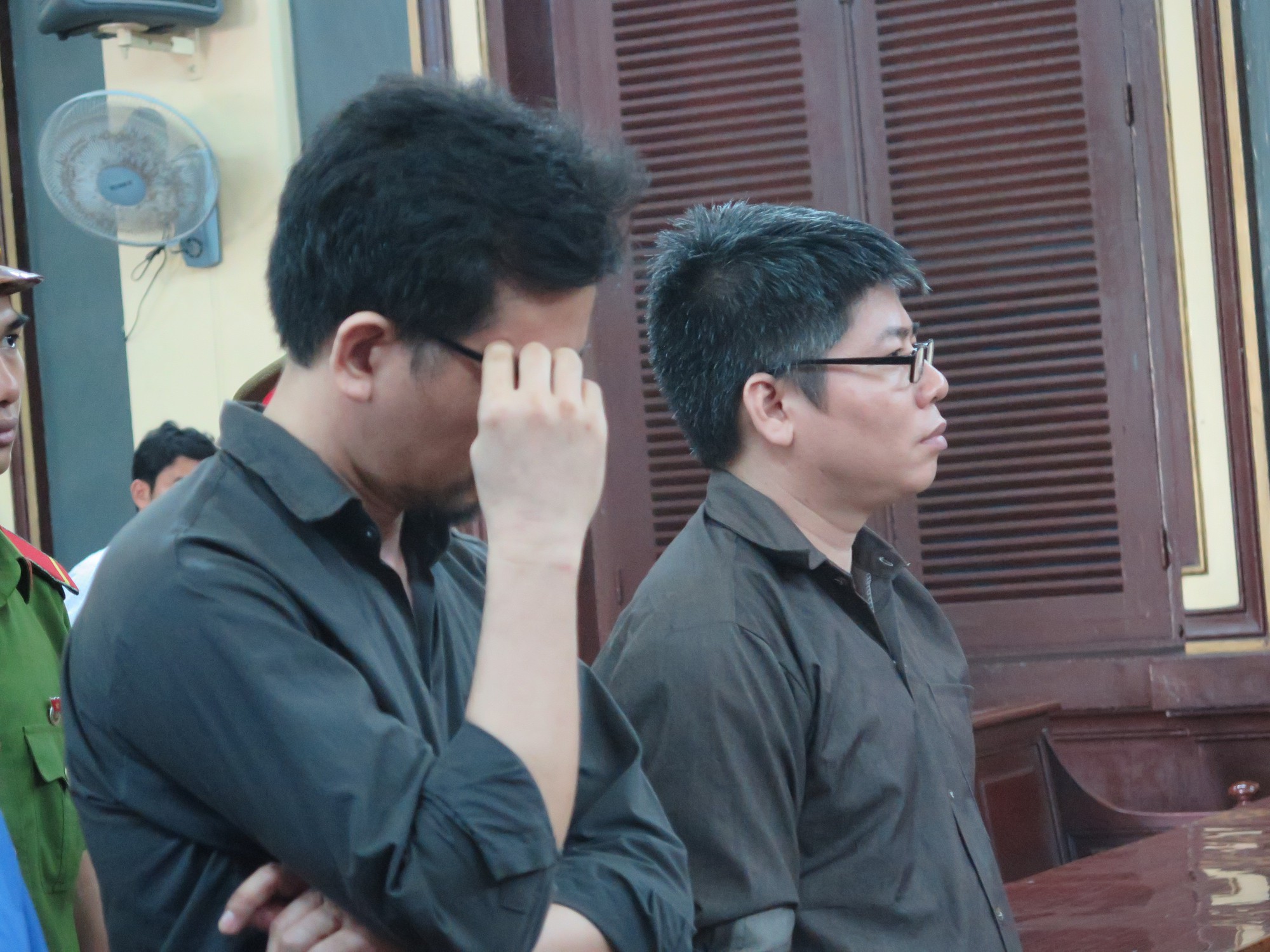 Nguyên cán bộ công an buôn lậu "siêu xe" lãnh 14 năm tù
