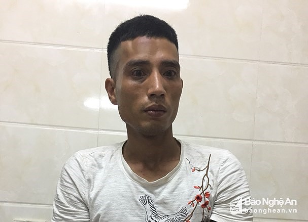 Nhiều lần gặp công an, kẻ bị truy nã vẫn thoát nạn