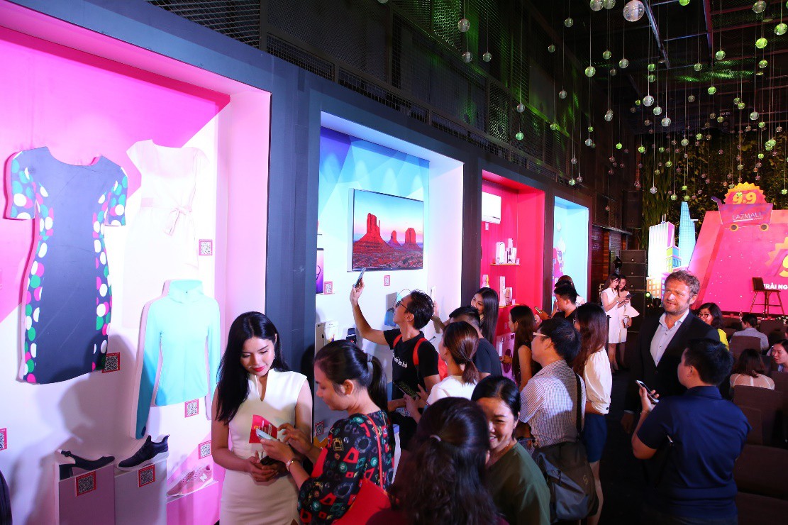 Mua hàng chính hãng dễ dàng trên kênh online mới Lazmall