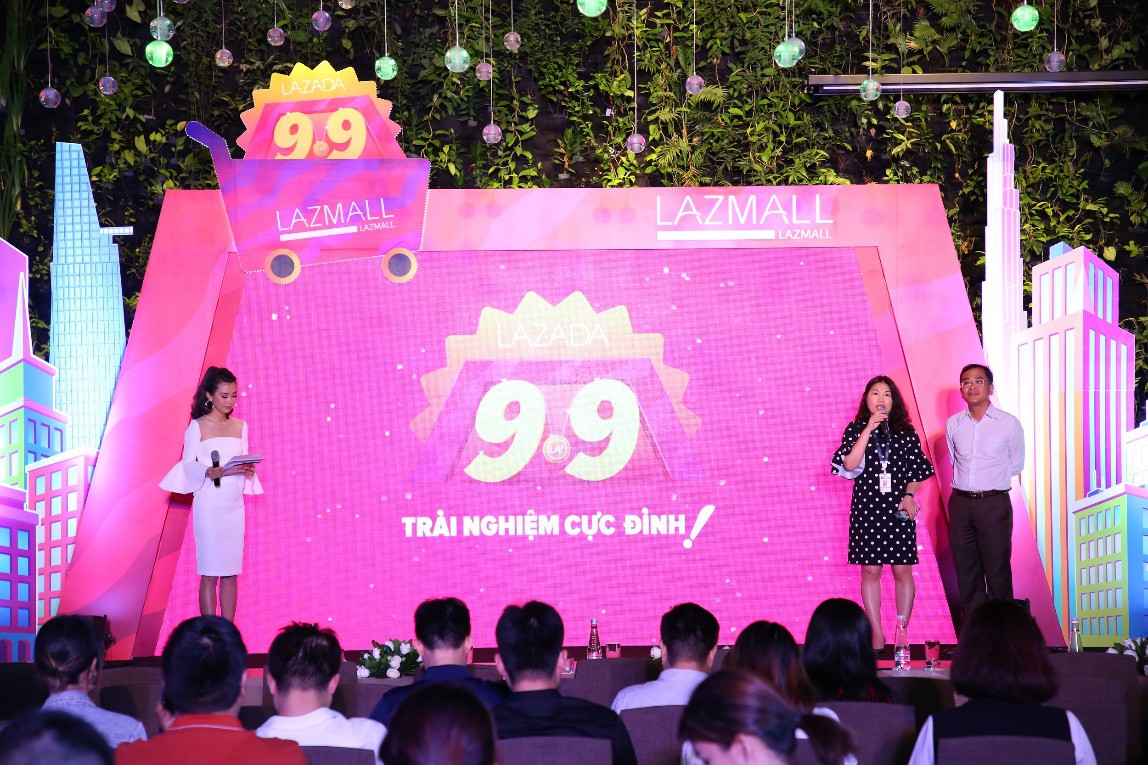 Mua hàng chính hãng dễ dàng trên kênh online mới Lazmall - Ảnh 2.