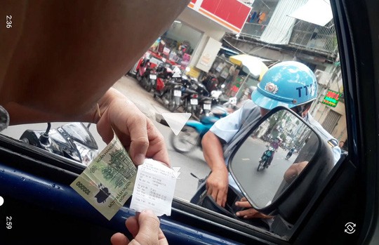 Vụ bòn rút phí đậu ôtô ở TP HCM: Sẽ xử lý nghiêm cán bộ vi phạm