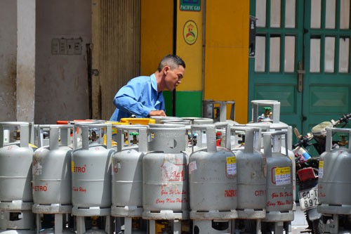 Cửa hàng nâng giá gas, khách hàng chịu thiệt