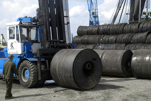 Thép Việt bị kiện tới tấp