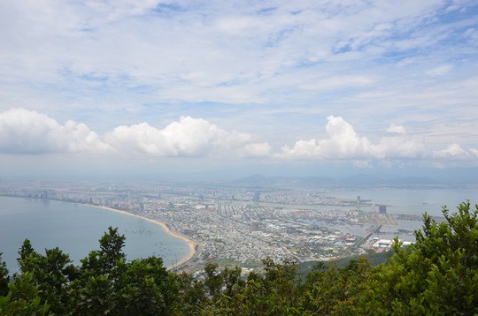 Dời sân bay Đà Nẵng lên Sơn Trà, máy bay sẽ bị quăng xuống biển như lá rụng!