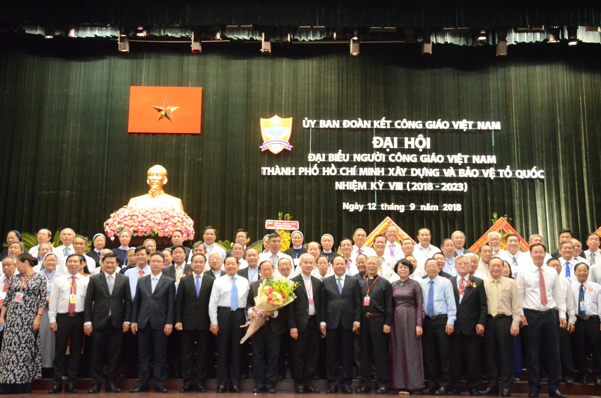 Linh mục Phan Khắc Từ t&aacute;i đắc cử Chủ tịch Uỷ ban Đo&agrave;n kết C&ocirc;ng gi&aacute;o Việt Nam TP HCM - Ảnh 2.
