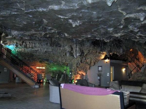 Cho&aacute;ng v&aacute;ng trước căn hộ nằm giữa l&ograve;ng hang động - Ảnh 7.