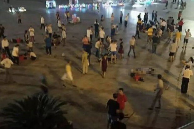Trung Quốc: Lao xe điên cuồng vào quảng trường, hơn 50 người thương vong