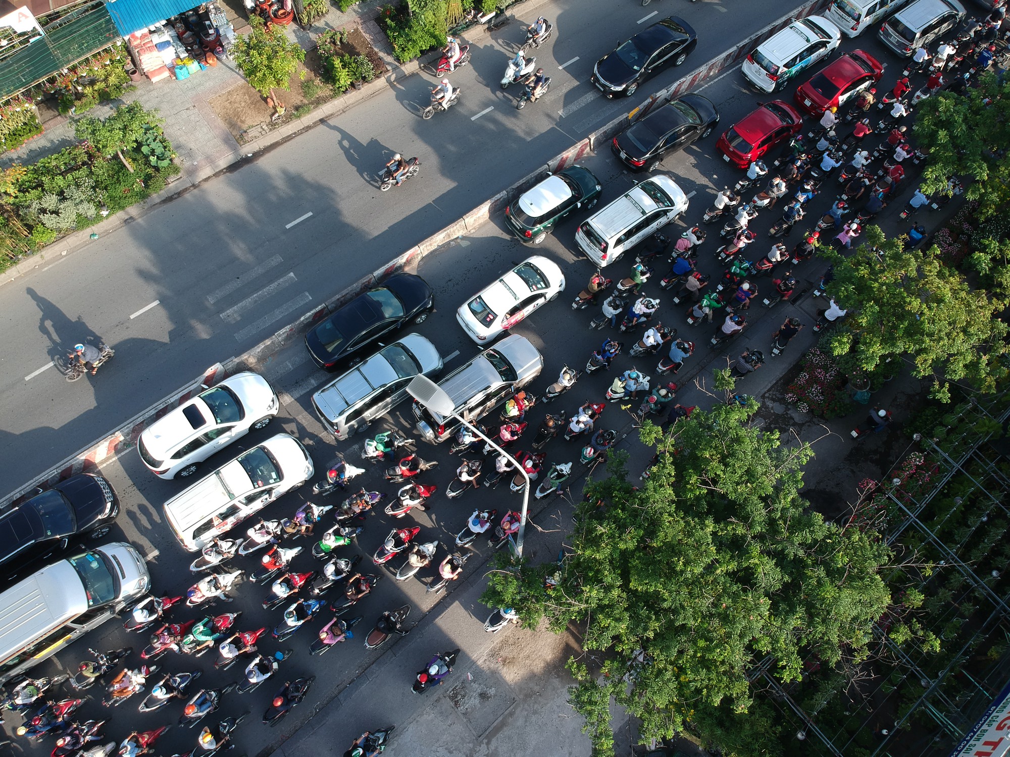 [VIDEO Flycam] &Aacute;m ảnh l&ocirc; cốt g&acirc;y kẹt ở cầu k&ecirc;nh Tẻ - Ảnh 4.