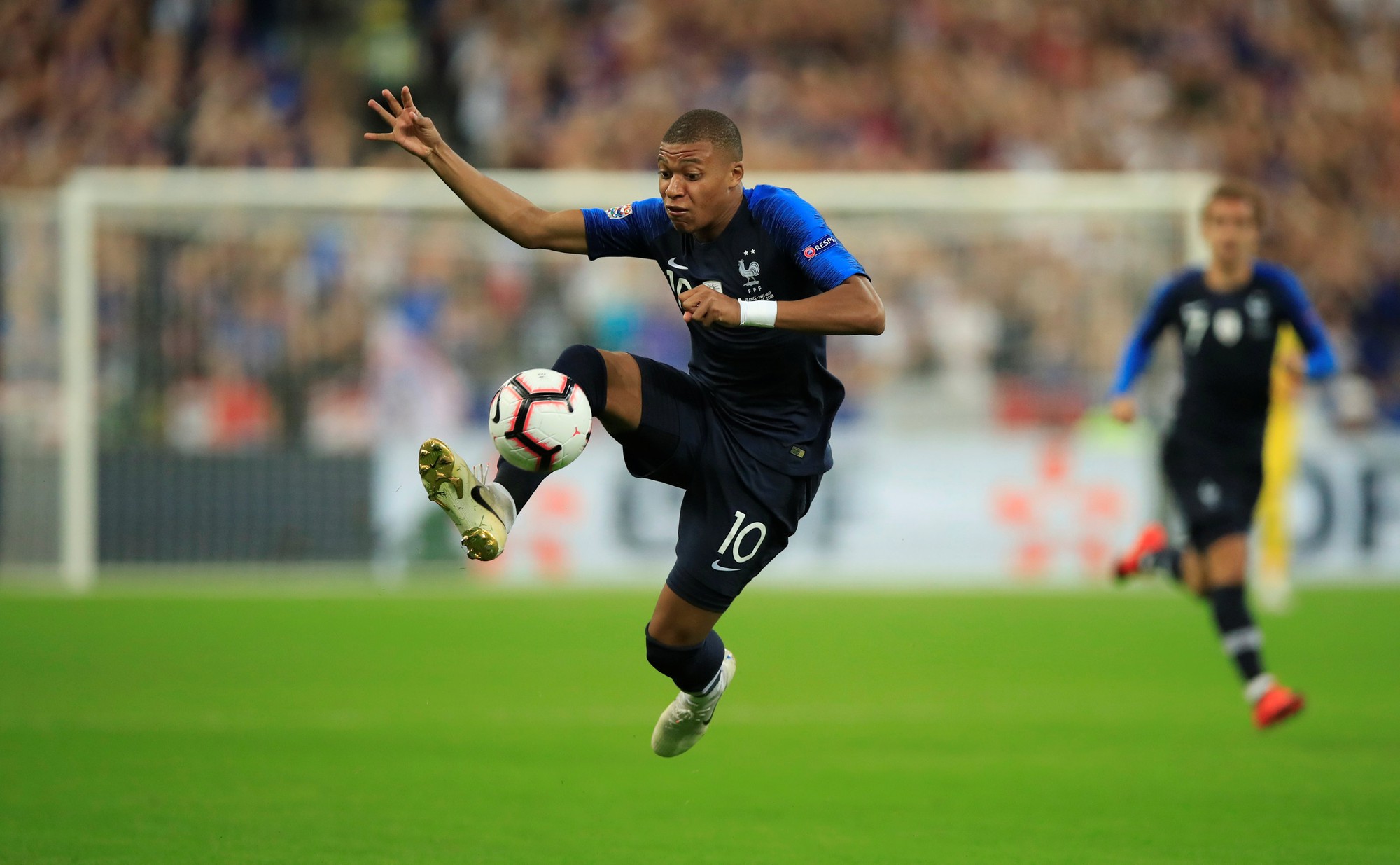 "Golden Boy" Kylian Mbappe và năm vàng 2018