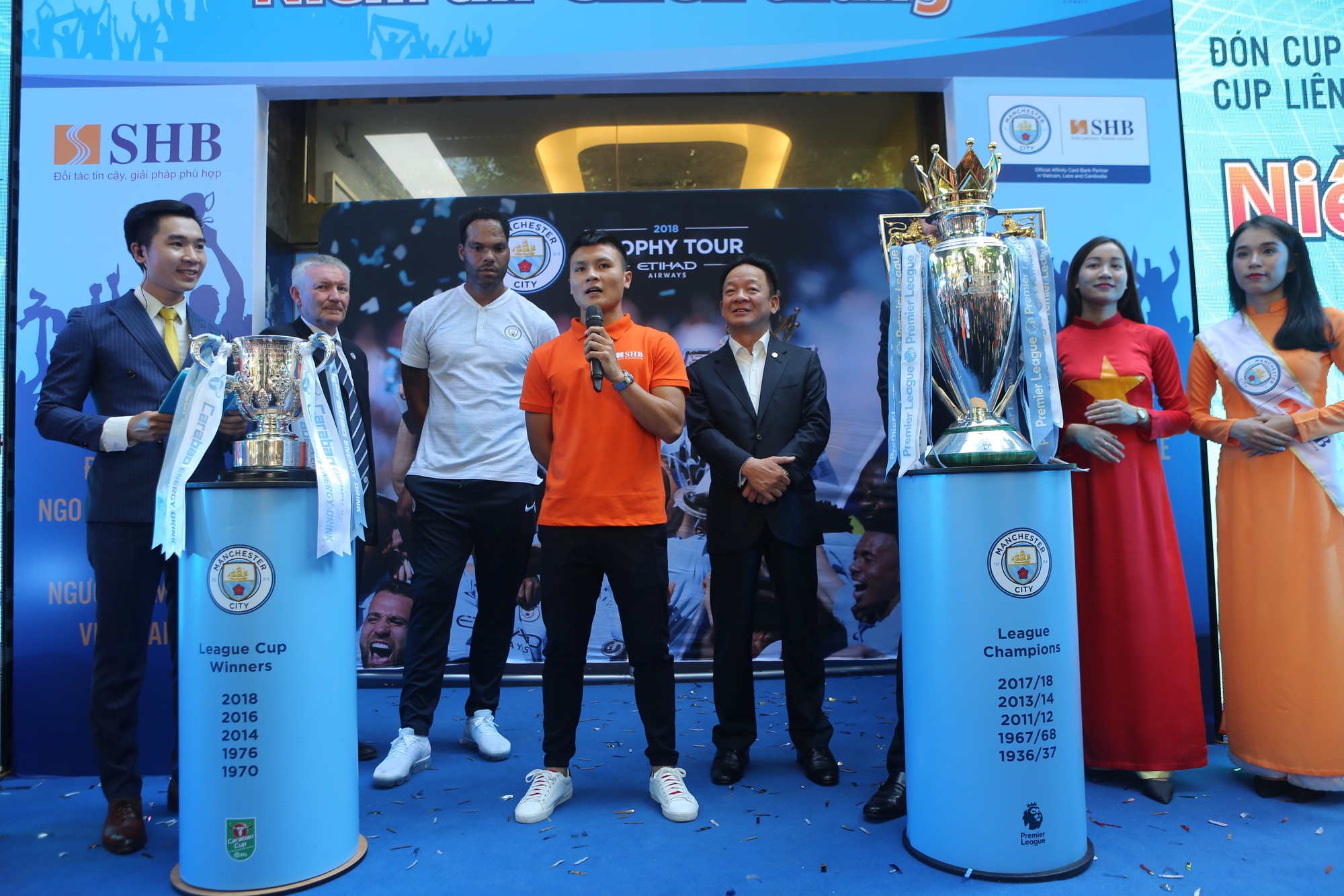 Quang Hải nói gì khi bầu Hiển muốn đưa anh sang Manchester City?
