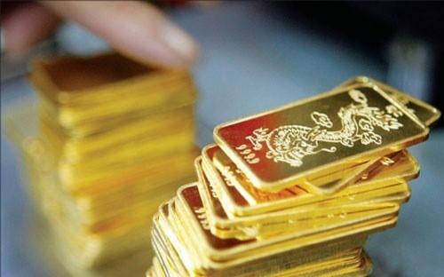 Chồng bị bắt vì vợ "tố"... trộm 85 cây vàng của nhà mình!