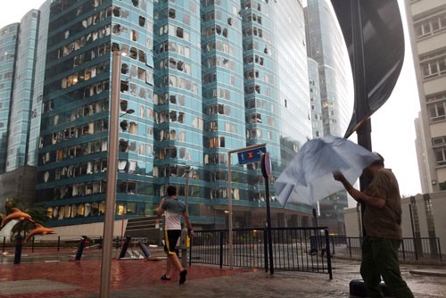 B&atilde;o Mangkhut đổ bộ Trung Quốc, 2,45 triệu người đi trốn - Ảnh 5.