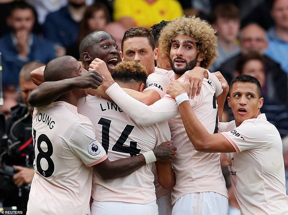 Smalling ghi b&agrave;n dị, Man United quật ng&atilde; hiện tượng Watford - Ảnh 3.