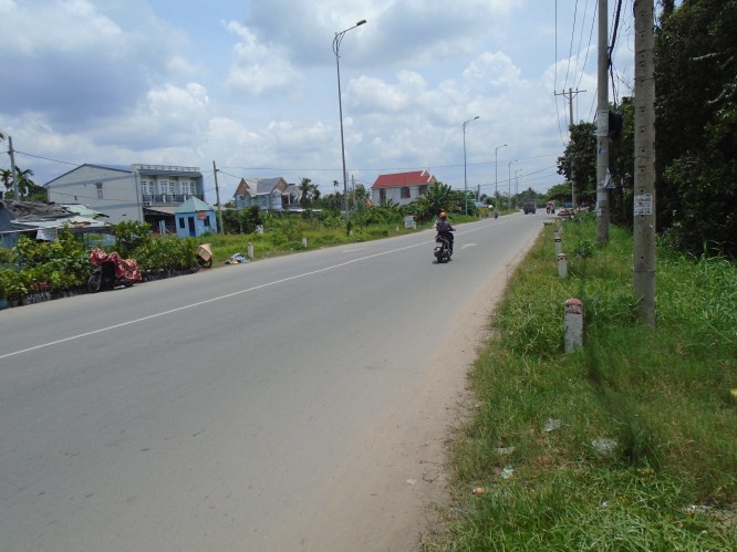 Giám đốc lao ô tô vào CSGT, một cảnh sát bị thương