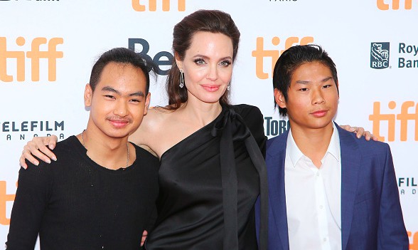 Angelina Jolie hết lòng ủng hộ điện ảnh Campuchia