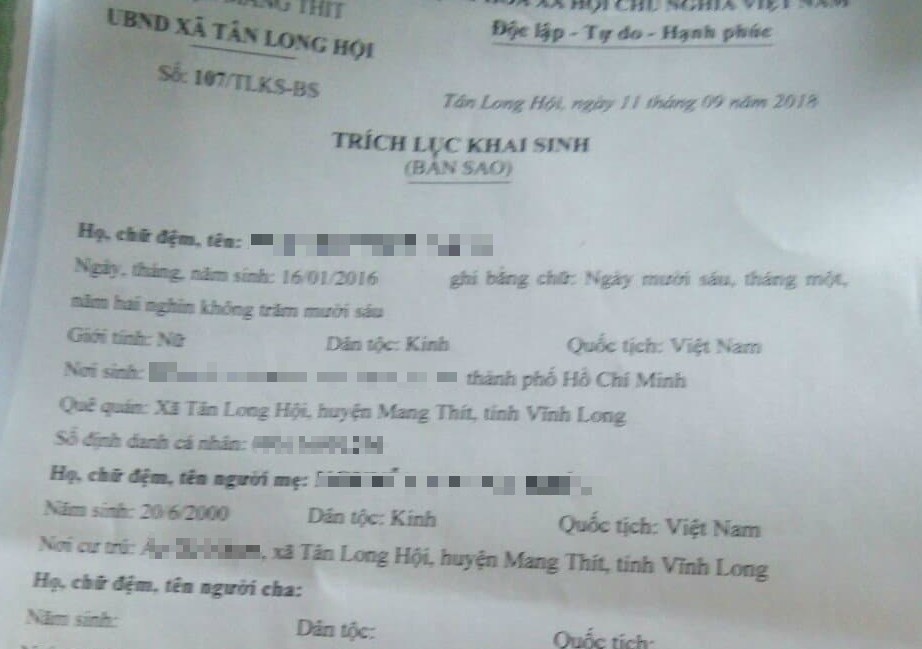 Đi làm khai sinh cho con, mẹ bị phát hiện lúc sinh con mới 15 tuổi