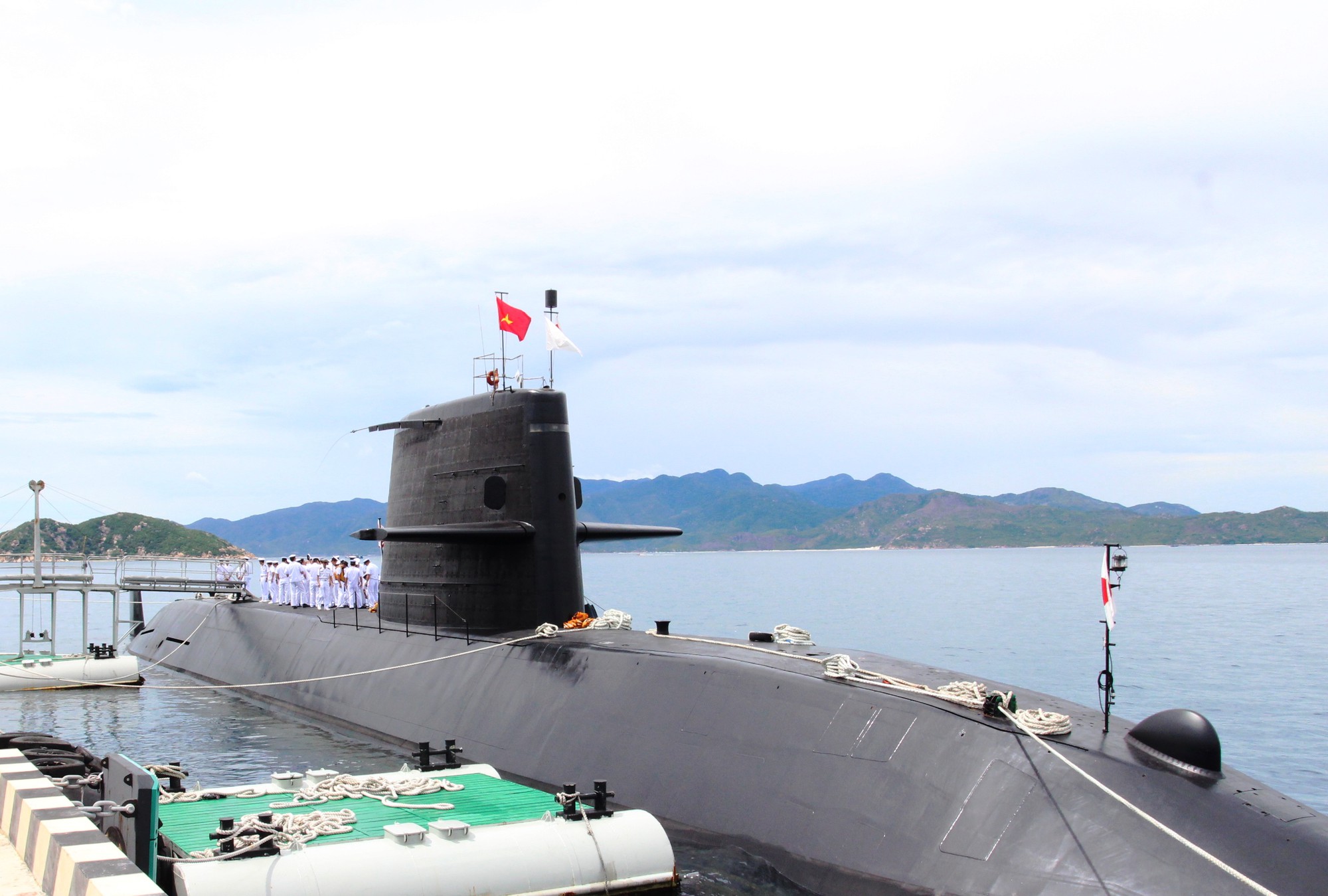 Tàu ngầm Kuroshio Nhật Bản thăm Cam Ranh