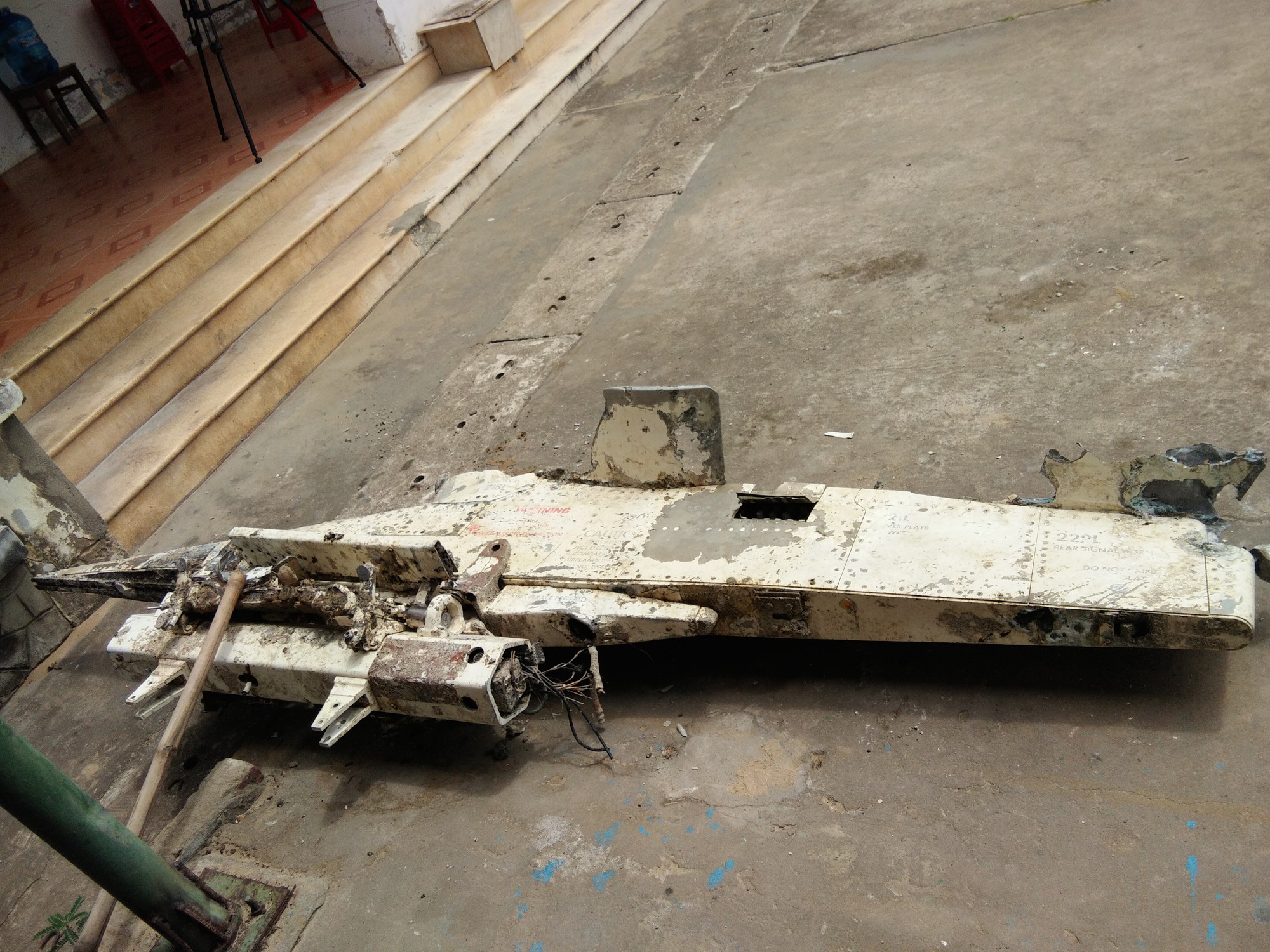 Ph&aacute;t hiện vật thể lạ nghi l&agrave; của m&aacute;y bay bị rơi xuống biển Quảng B&igrave;nh - Ảnh 3.