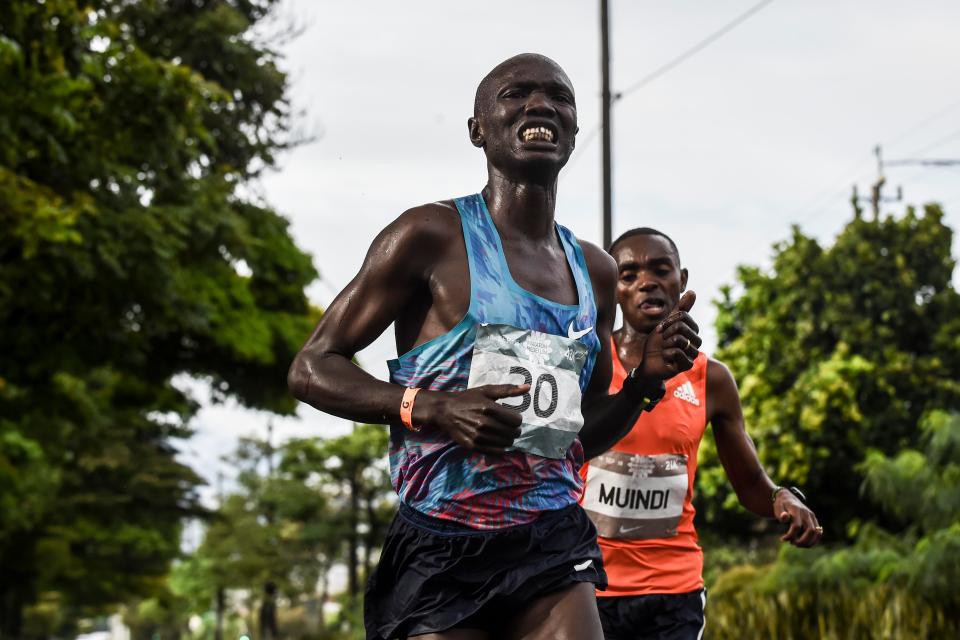 Thể thao cuối ngày: VĐV bán marathon bị xe tải tông trọng thương
