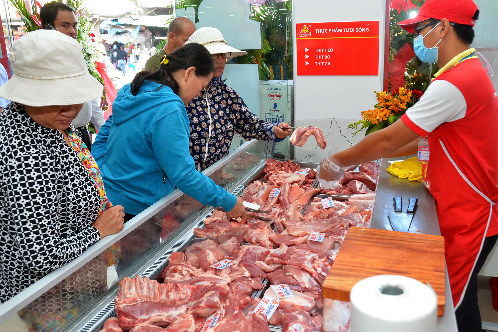 Hàng hóa thiết yếu lập mặt bằng giá mới