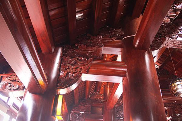 Độc nhất vô nhị: Nhà 5 tầng làm toàn bằng gỗ quý - Ảnh 12.
