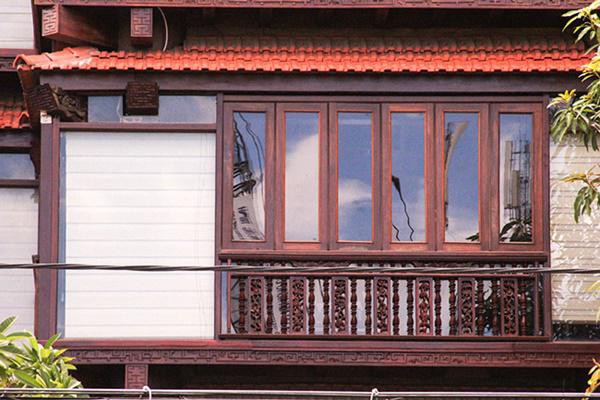 Độc nhất vô nhị: Nhà 5 tầng làm toàn bằng gỗ quý - Ảnh 14.