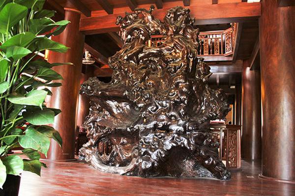 Độc nhất vô nhị: Nhà 5 tầng làm toàn bằng gỗ quý - Ảnh 8.