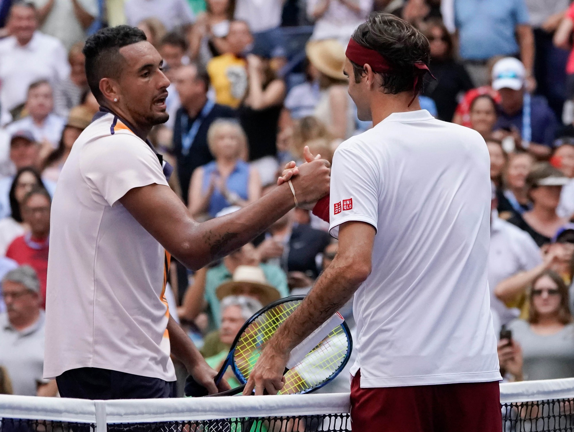 Clip: Federer, Sharapova đ&aacute;nh bại đ&agrave;n em, v&agrave;o v&ograve;ng 4 US Open - Ảnh 1.